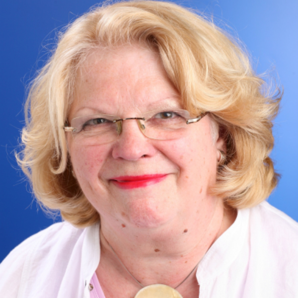  Ingeborg Stange