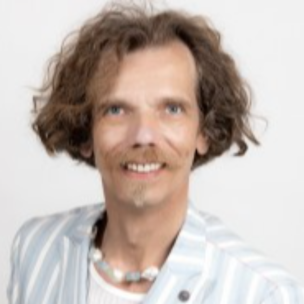  Dirk R. Loeben